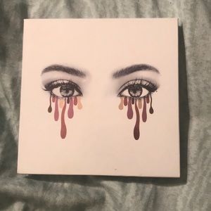Kylie Burgundy Palette